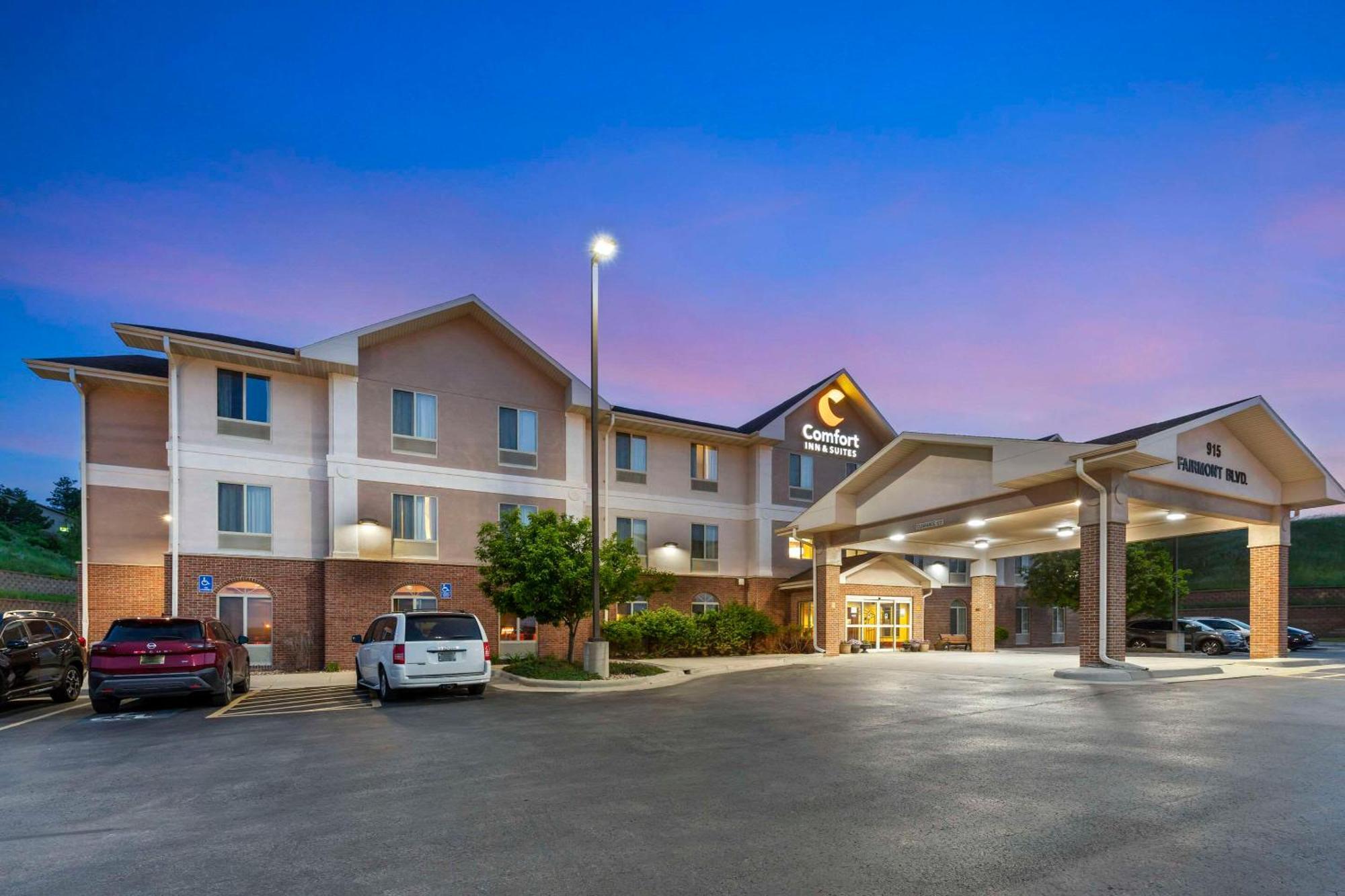Comfort Inn & Suites Rapid Stadt Exterior foto