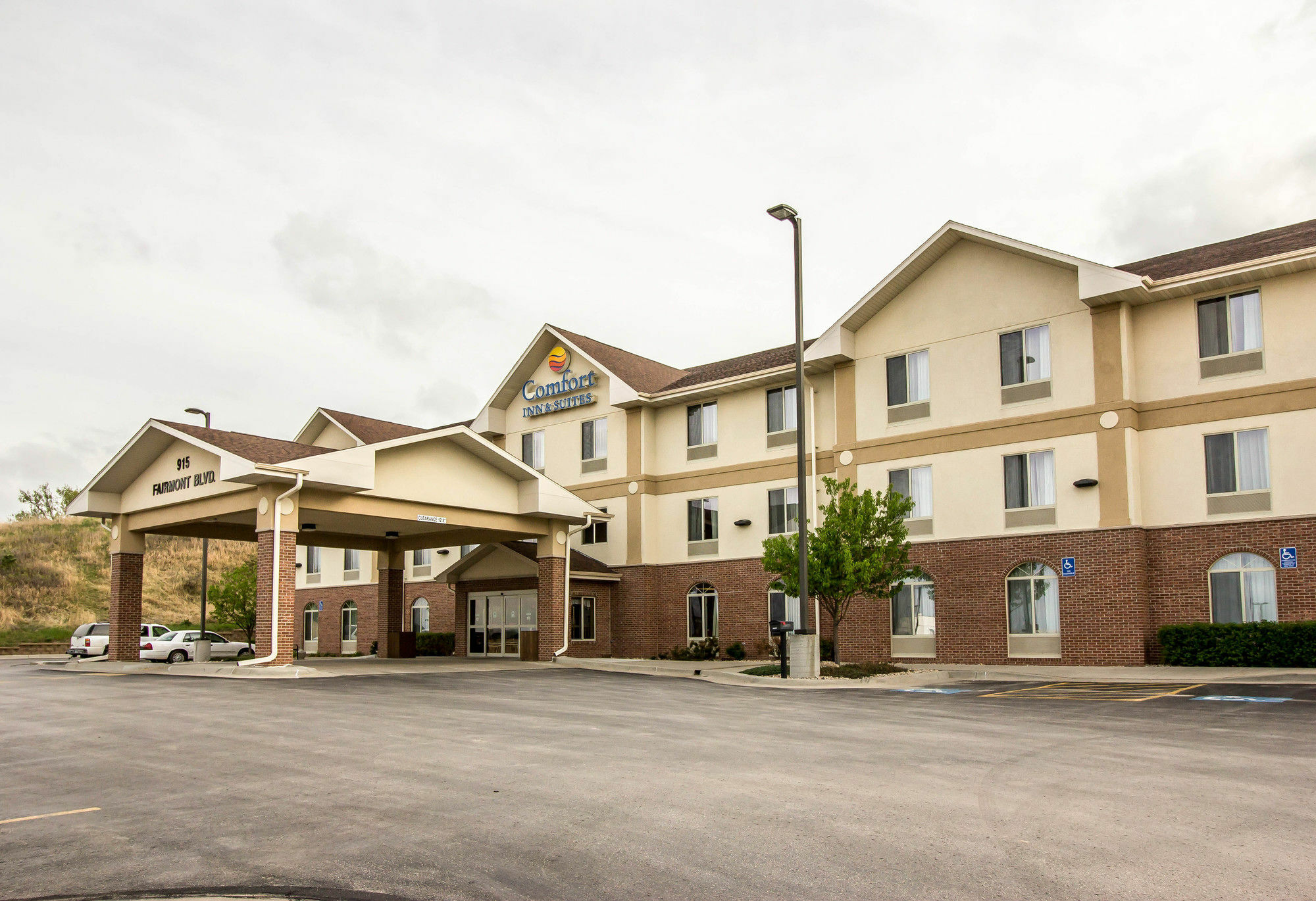 Comfort Inn & Suites Rapid Stadt Exterior foto